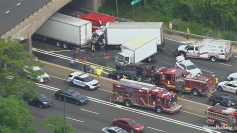 An 85-year-old Florida man died and four people were hurt Monday morning in a four-vehicle <strong>crash</strong> on the New Jersey Turnpike in Bergen County, authorities said. . Accident on 495 long island expressway today